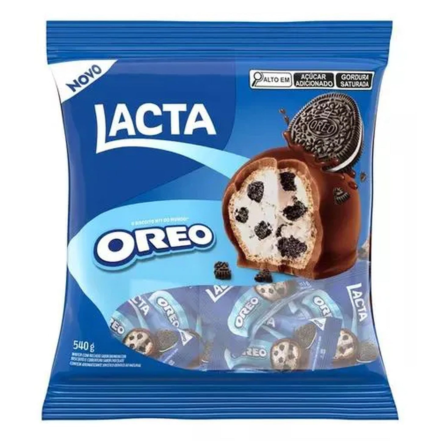 Bombom Oreo Lacta Pacote 500g sobre fundo branco