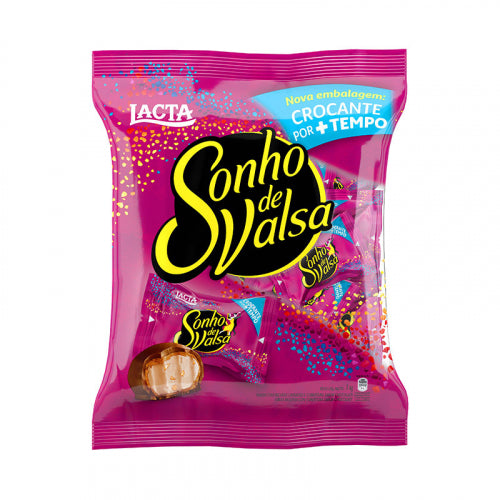 Bombom Sonho De Valsa Pacote Lacta 1kg sobre fundo branco