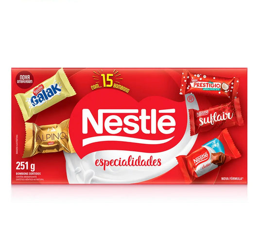 Caixa De Bombom Especialidades Nestlé 251g sobre fundo branco