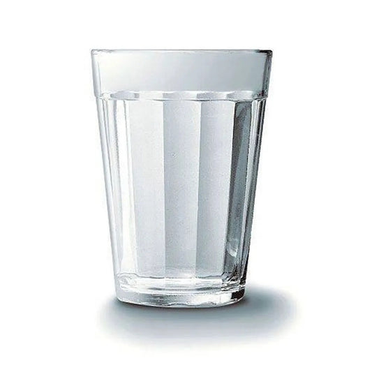 Copo Americano sobre fundo branco