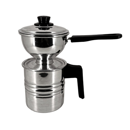 Cuscuzeira Peitinho Alumibom sobre fundo branco