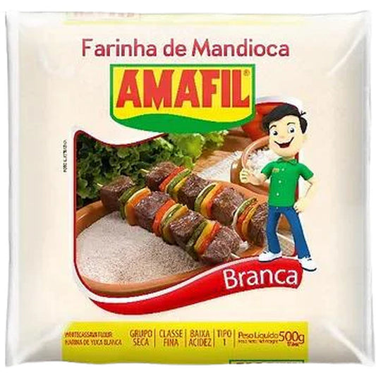 Farinha De Mandioca Branca Fina Amafil 1kg sobre fundo branco