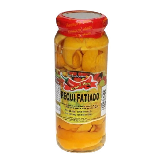 Pequi Fatiado Aroma De Minas Aroma D'Minas 140g sobre fundo branco
