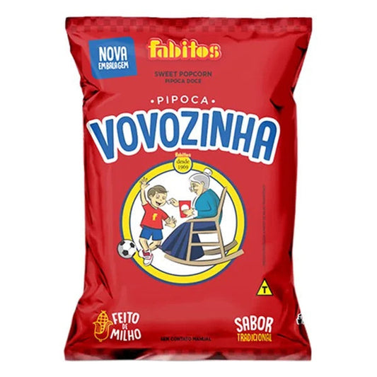 Pipoca doce e crocante como nas quermesses do Brasil. Tradição de festa junina em Portugal, Espanha e toda a Europa.